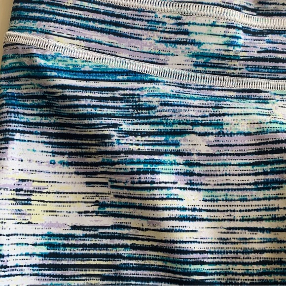 Lululemon Inspire Crop II | Blurry Belle (W6APRS) | Size 4 | EUC - Picture 6 of 12